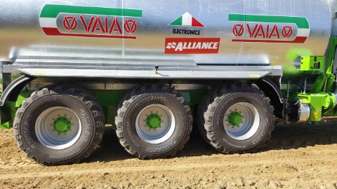 Que signifie la codification mentionnée sur le flanc du pneu ?